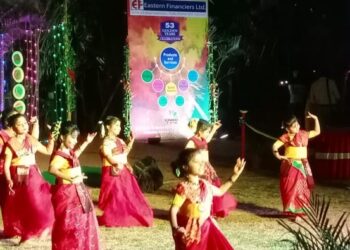 প্রাক দোল বৈতালিকে নৃত্যের আসর