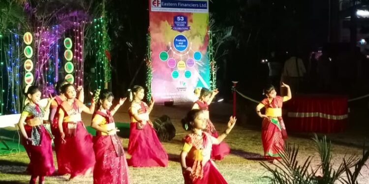 প্রাক দোল বৈতালিকে নৃত্যের আসর