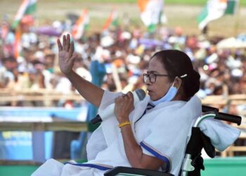 পুরানো কাসুন্দি ঘেঁটে এ কি করলেন মমতা?