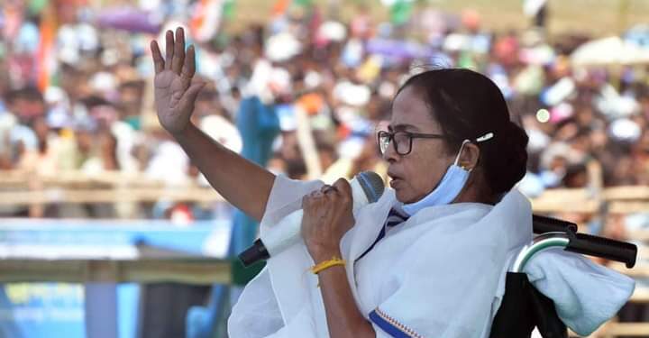 পুরানো কাসুন্দি ঘেঁটে এ কি করলেন মমতা?