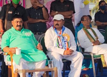 লড়াইয়ে এগিয়ে রাণা