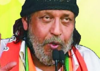 রাজ্যপালের সঙ্গে মিঠুনের সাক্ষাৎ,জল্পনা তুঙ্গে