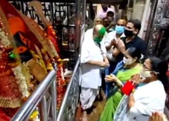 বাংলা জয়ের পর কালিঘাটে মা মাটি মানুষের জন্য প্রার্থনা জননেত্রী মমতা’র