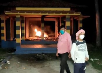 চিতায় নড়ে উঠল ‘মরা’, তড়িঘড়ি পাঠানো হোল হাসপাতালে,  ঘটনায় তীব্র চাঞ্চল্য