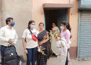 ইউক্রেন থেকে দুর্গাপুর ফিরল ডাক্তারী পড়ুয়া পর্ণশ্রী, খুশি উখড়া র দাস পরিবার