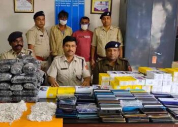 ফিল্মী কায়দায় বাংলদেশে গহনা ও মোবাইল পাচার রুখল পুলিশ, পেট্রাপোল সীমান্তের ঘটনা