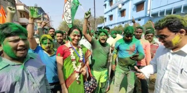 বীরভূমে সব পুরবোর্ড দখল তৃণমূলের । অনুব্রত’ র গড়ে হোয়াইট ওয়াশে একমাত্র কাঁটা রামপুরহাটের একটি ওয়ার্ড, যা পেল বামেরা