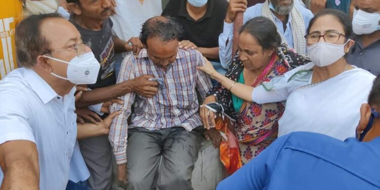 বগটুইয়ের ঘটনা র তদন্ত শুরু করল সিবিআই, ধৃত তৃণমূল নেতা আনারুল হোসেনের পুলিশ হেফাজত, মুখ্যমন্ত্রীর নির্দেশে বোমা উদ্ধার বীরভূমে,