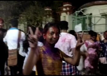 অশান্ত শান্তিনিকেতনে শান্তির বার্তা বিশ্বভারতী র, ছাত্র ছাত্রীদের দাবি মেনে নিল কর্তৃপক্ষ,উচ্ছ্বসিত পড়ুয়ারা