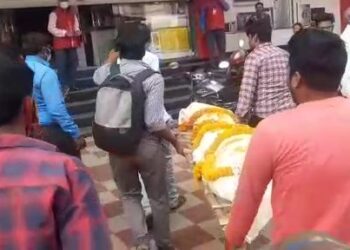 কর্মক্ষেত্রে মানসিক চাপ সহ্য করতে না পেরে আত্মঘাতী মেটিরিয়াল ম্যানেজার, সহকর্মীদের অভিযোগ, দুর্গাপুরের ভিরিঙ্গিতে ধুন্ধুমার