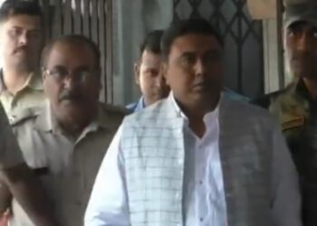 গ্রেফতার সন্দেশখালী র ‘বেতাজ বাদশা’ শেখ শাহজাহান ।