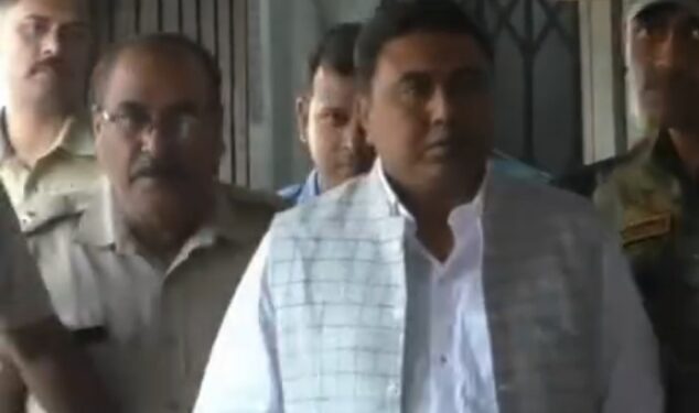 গ্রেফতার সন্দেশখালী র ‘বেতাজ বাদশা’ শেখ শাহজাহান ।