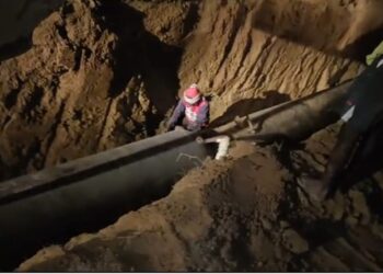 কারখানার জলের পাইপলাইন বসানো কে কেন্দ্র করে অশান্তি জামুরিয়ায়,পুলিশী হস্তক্ষেপ